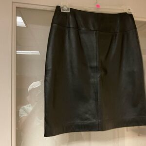 BLACK SOFT LEATHER SKIRT SIZE 6